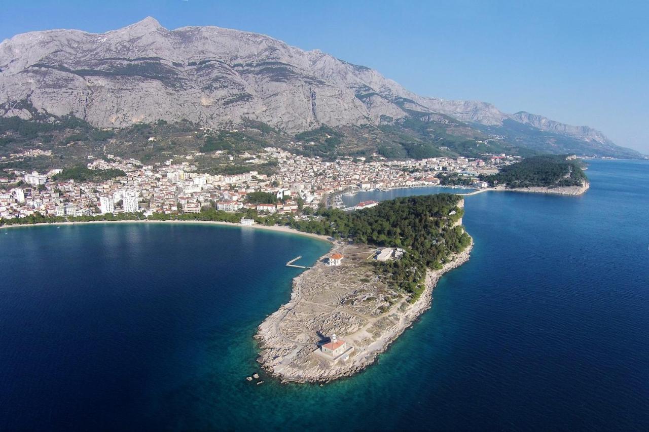 Apartments with a parking space Makarska - 11361 Exteriör bild