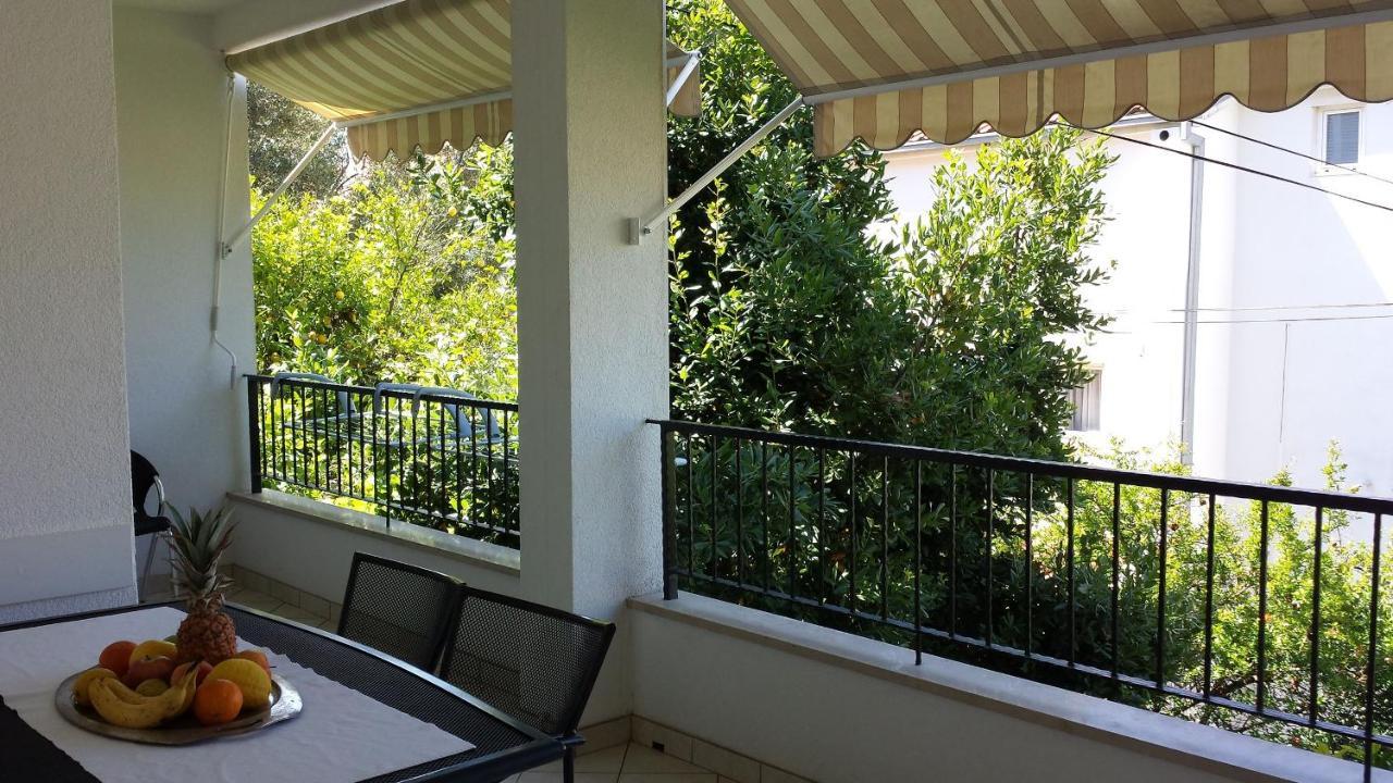 Apartments with a parking space Makarska - 11361 Exteriör bild