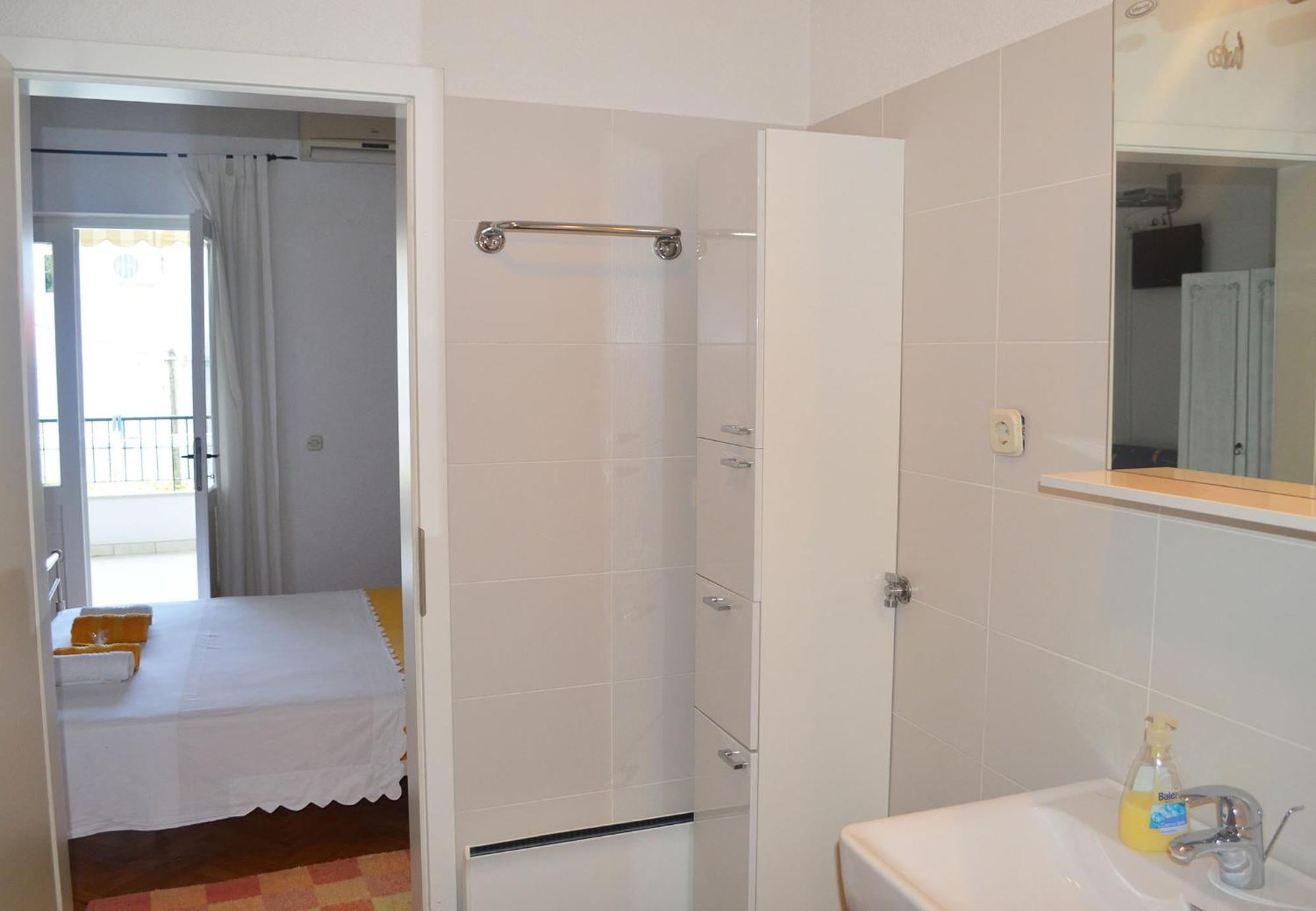 Apartments with a parking space Makarska - 11361 Rum bild